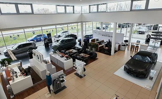 BMW AutoWallis - Hradec Králové